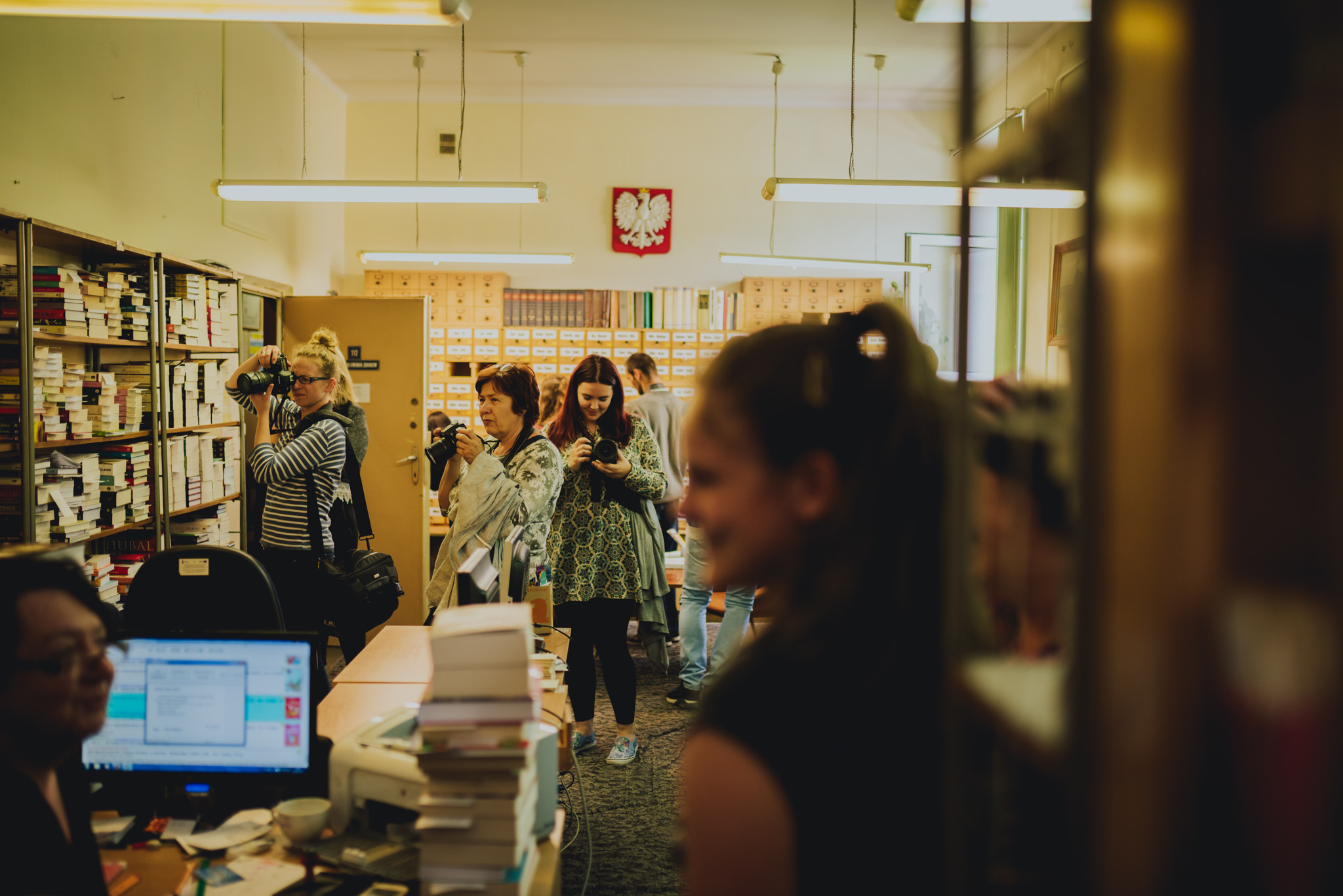 Z aparatem w zakamarki biblioteki | Biblioteka Publiczna w Częstochowie