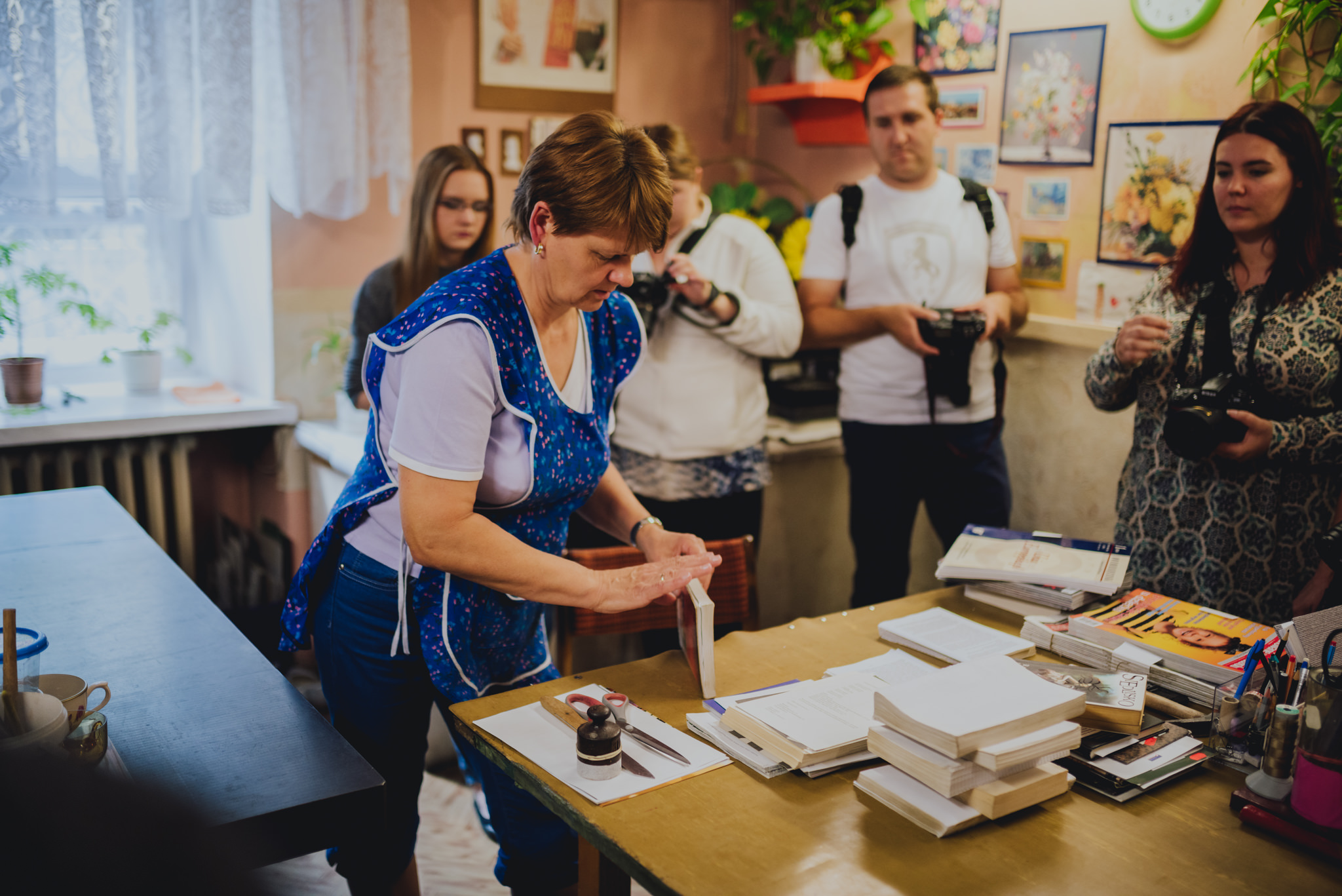 Z aparatem w zakamarki biblioteki | Biblioteka Publiczna w Częstochowie