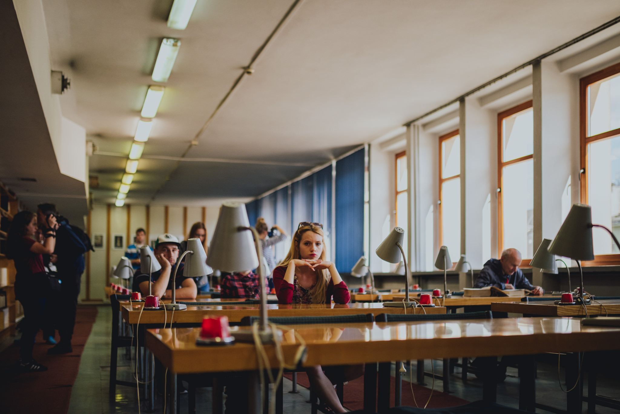 Z aparatem w zakamarki biblioteki | Biblioteka Publiczna w Częstochowie